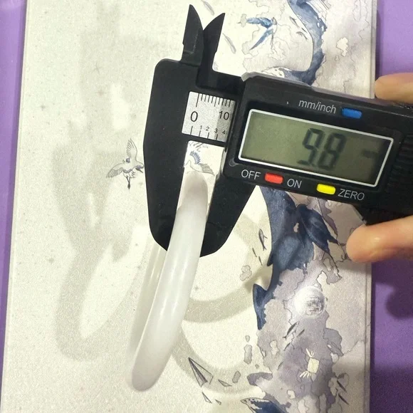 Jinsi White Jade Bangle—60mm - Picture 3 of 4